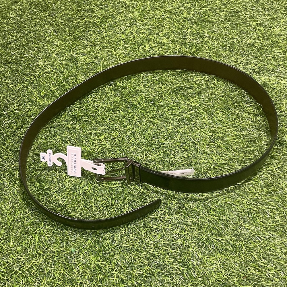 Perry Ellis Reversible Black and Brown Leather Belt. NWT